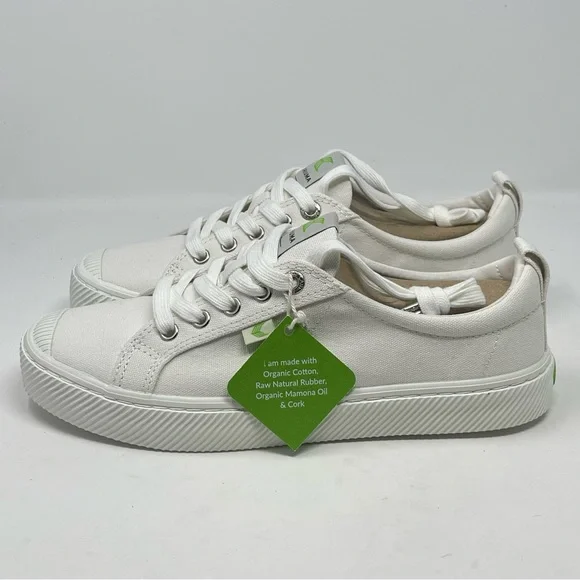 Cariuma OCA Low Shoes Womens 10 Mens 8.5 OffWhite Canvas Lace Up Sneakers
